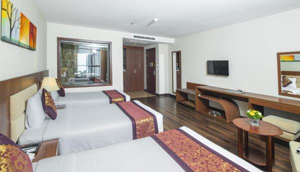 Phòng Deluxe 3 Người Nhìn Một Phần Ra Sông