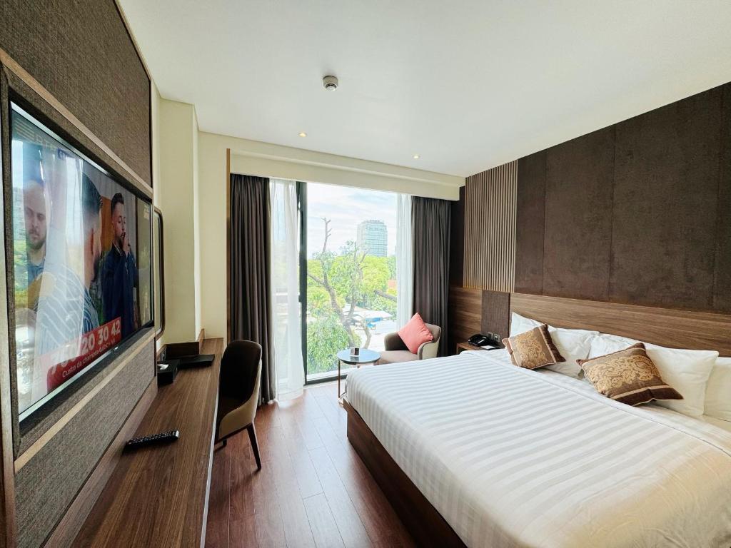 Premier Double City view – Room Only