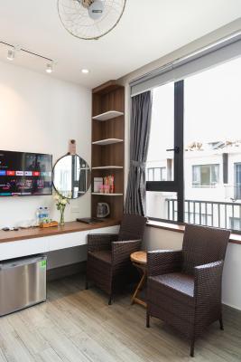 Phòng Deluxe Giường Đôi Có Ban Công