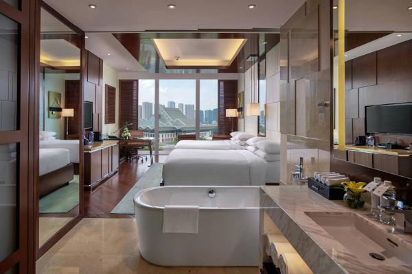 Executive Double Room, Executive lounge access, 2 Double, Lake View