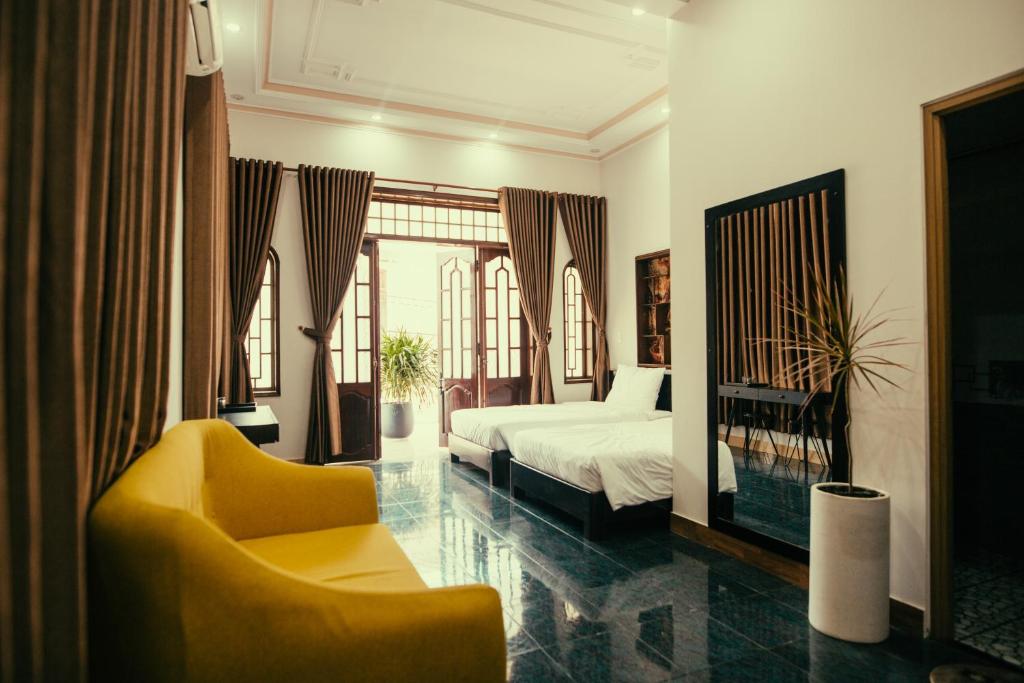 Phòng Deluxe Giường Đôi Có Ban Công