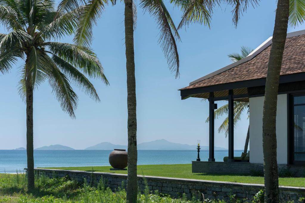 One Bedroom Beachfront villa – Room Rate inclusive of breakfast for 2 adults