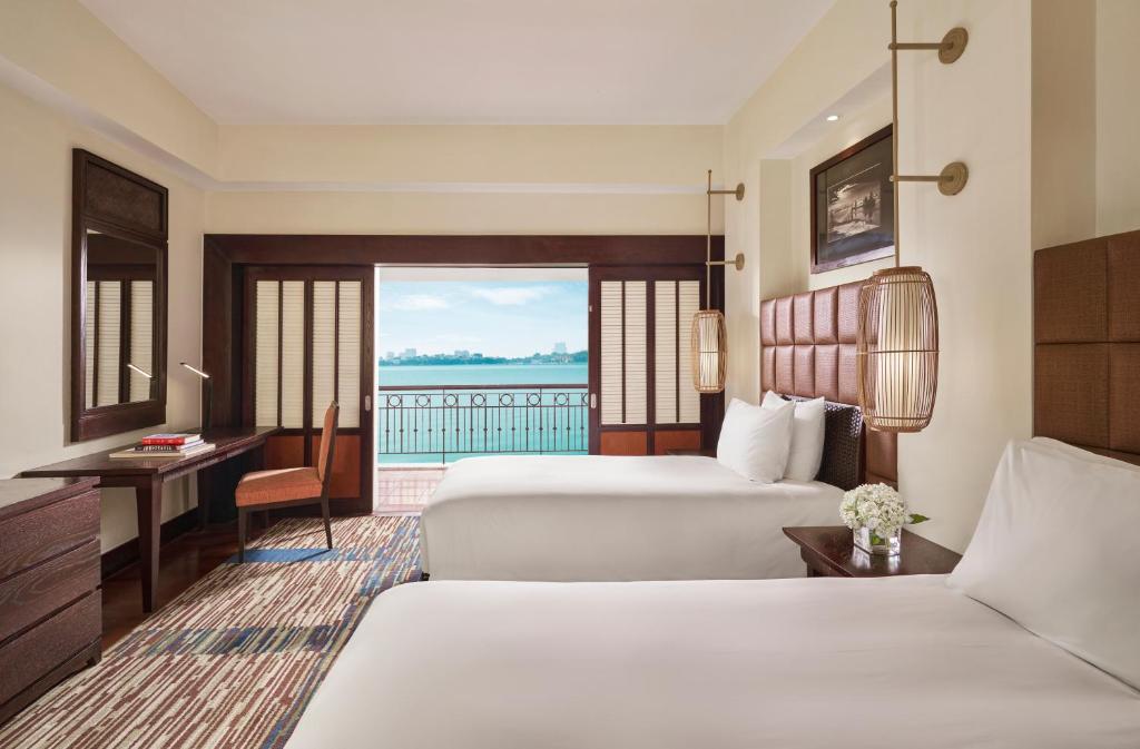 Classic Twin Room with Overwater Lake View