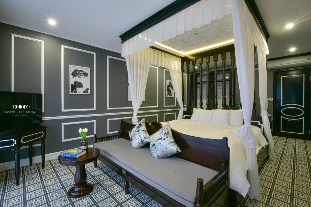 Suite Có Giường Cỡ King Và Ban Công – Tầng Cao