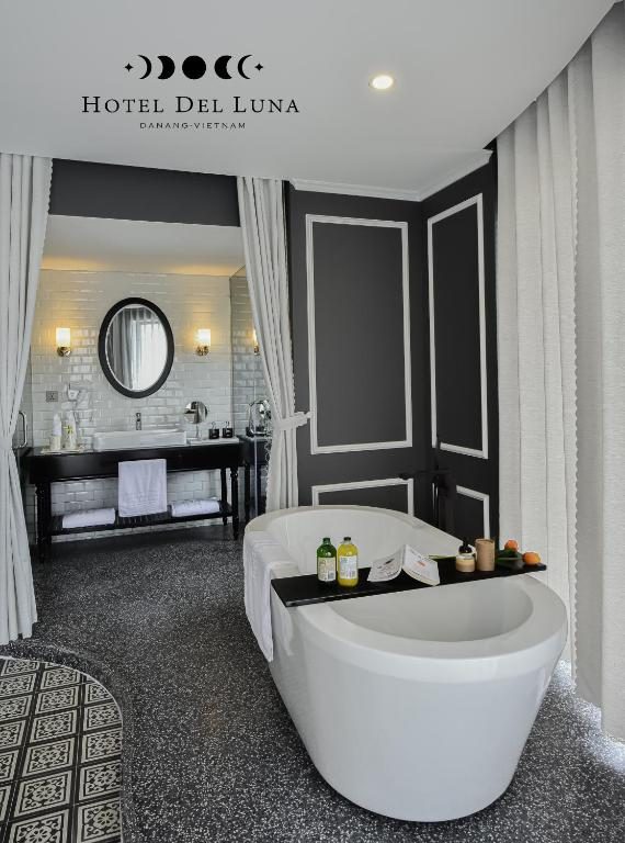 Suite Junior Có Ban Công Nhìn Ra Toàn Cảnh Biển