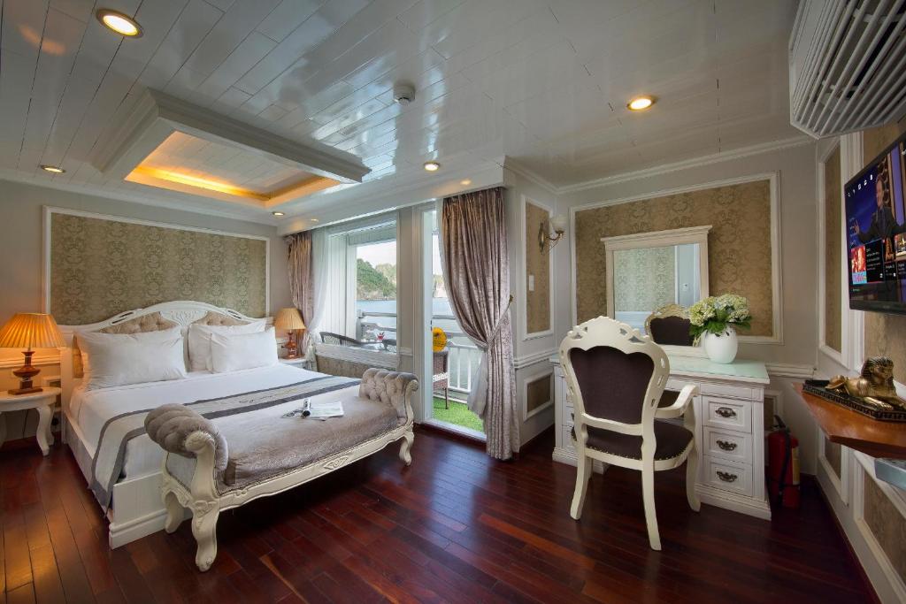 Suite Senior với Ban công Riêng – 3 Ngày 2 Đêm