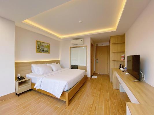 Phòng Deluxe Giường Đôi Có Ban Công