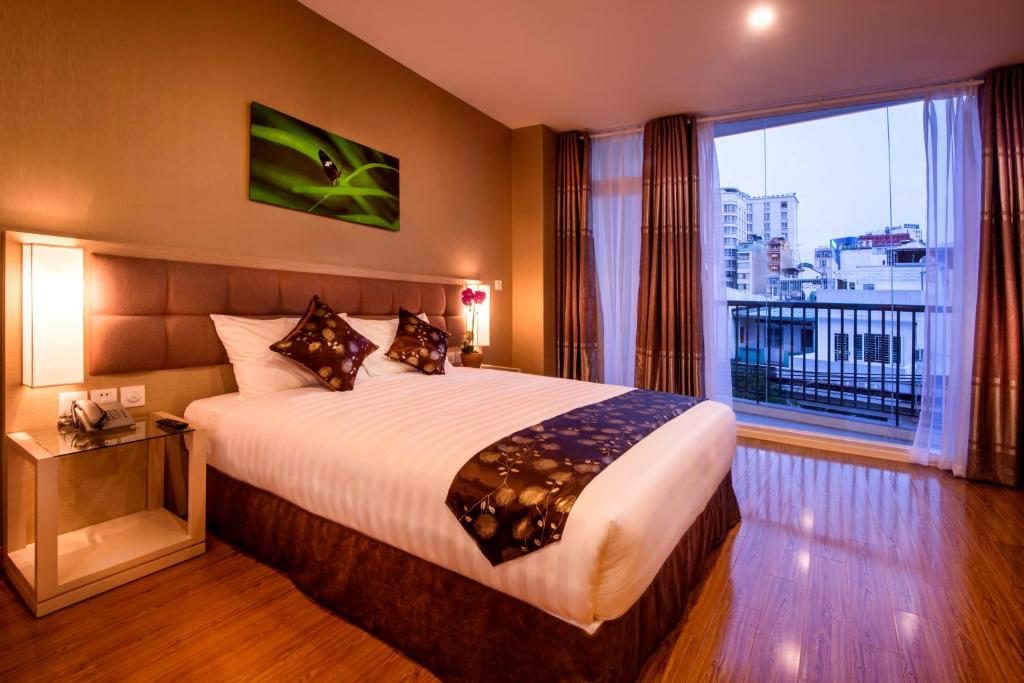 Premier Deluxe Balcony Double Room
