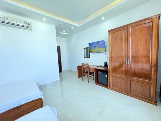 Phòng 3 Người Nhìn Ra Thành Phố