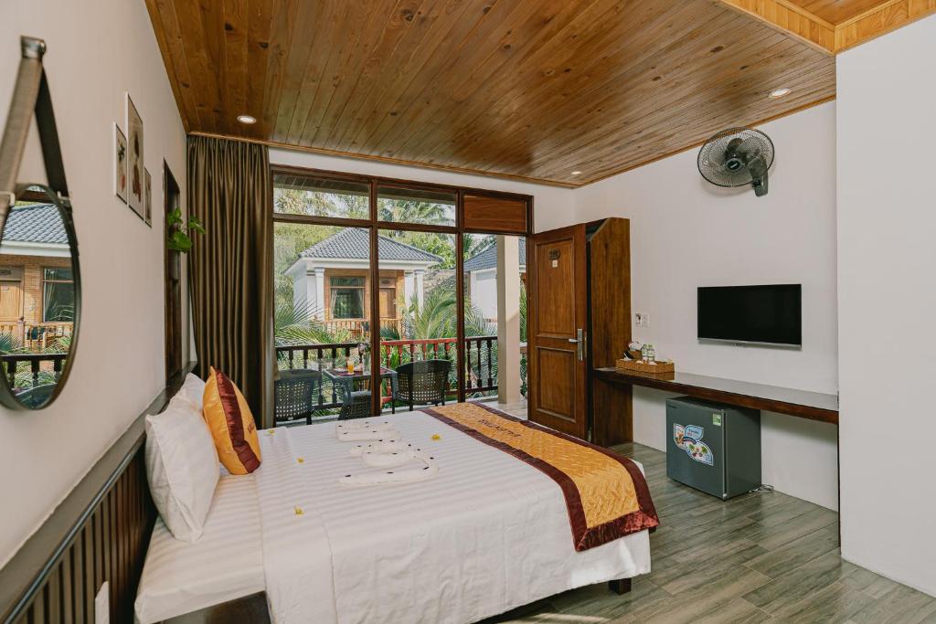 Phòng Deluxe Giường Đôi Có Ban Công