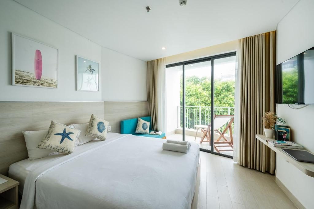Standard Queen Room with Garden View