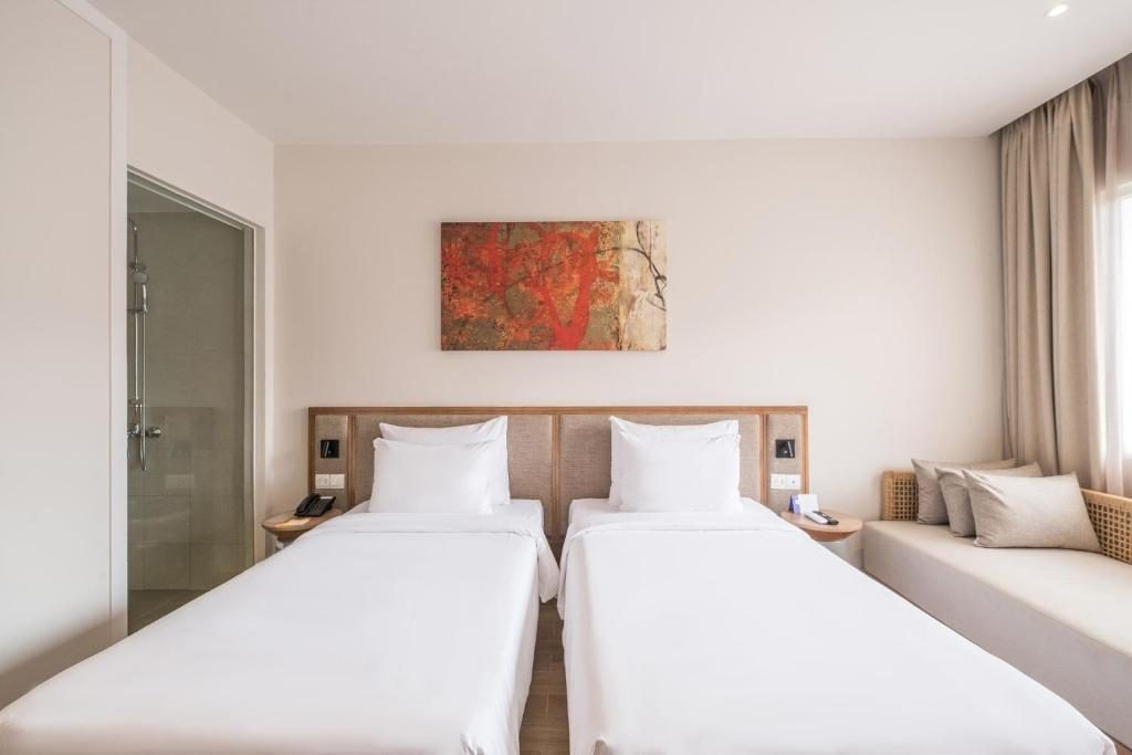 Premium Wooden Twin Room
