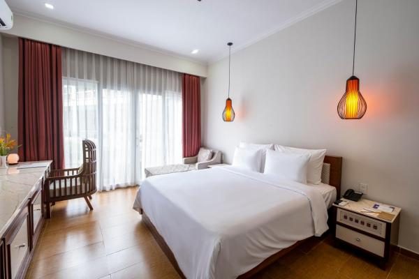 Premium Deluxe Double with Garden View