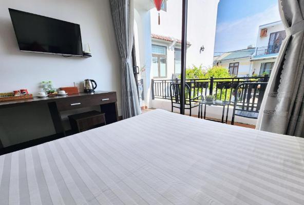 Phòng Giường Đôi Nhìn Ra Hồ Bơi