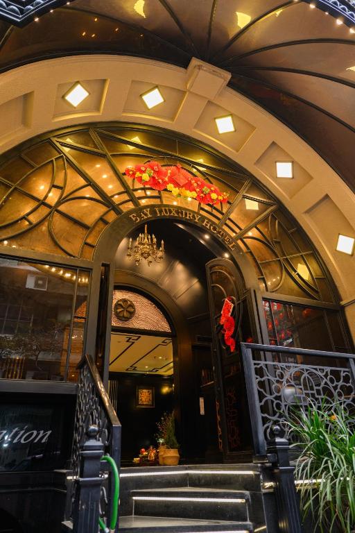 Bay Luxury Beijing Hotel