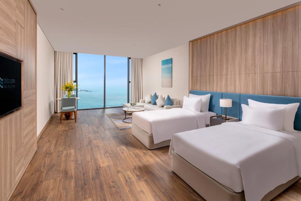 Premier Bay View Twin Room