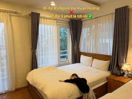 Phòng Deluxe (2 Người lớn + 1 Trẻ em)