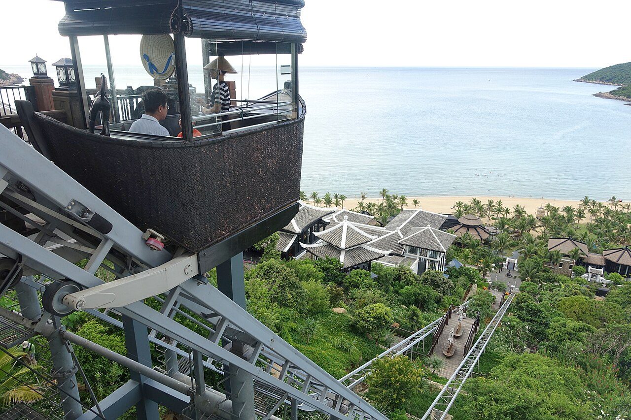 VietHotels hero — Sun Peninsula resort Đà Nẵng